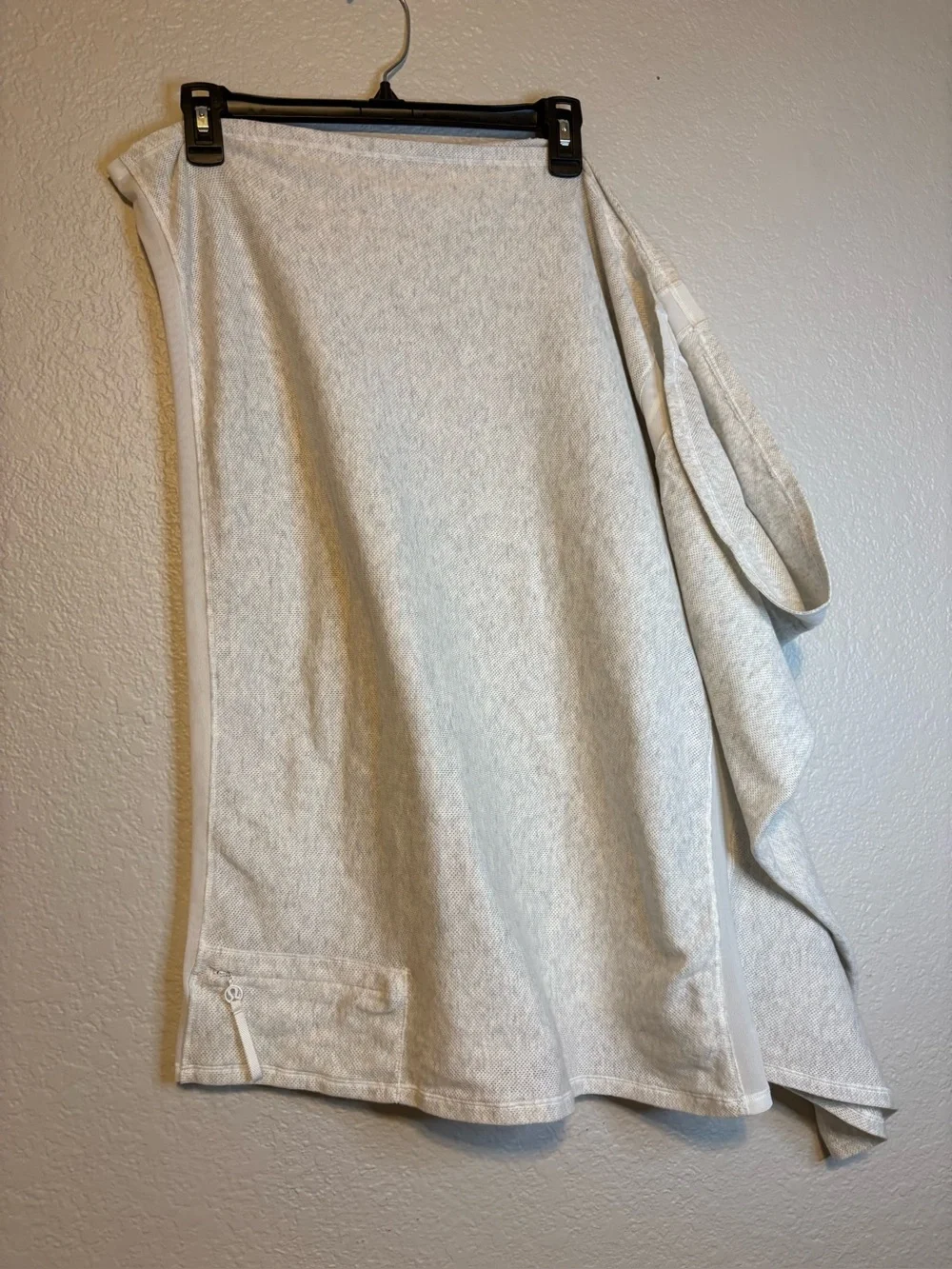 Lululemon Sun Salutation Circle Scarf Heathered Grey White